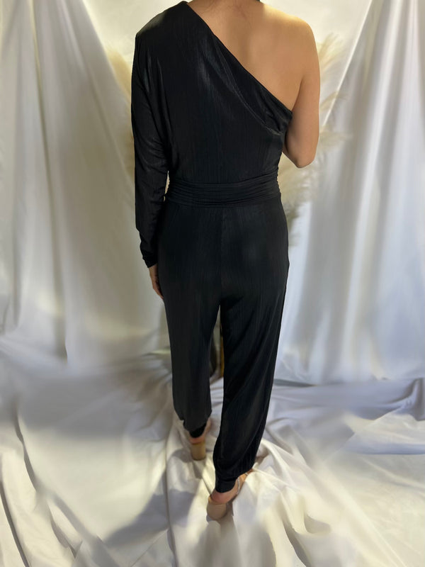 BLACK JUMPER SHOULDER CUT-OUT