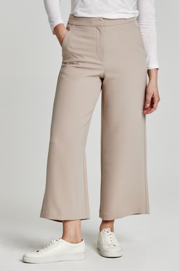 Denali High Rise Wide Leg Cropped Pants