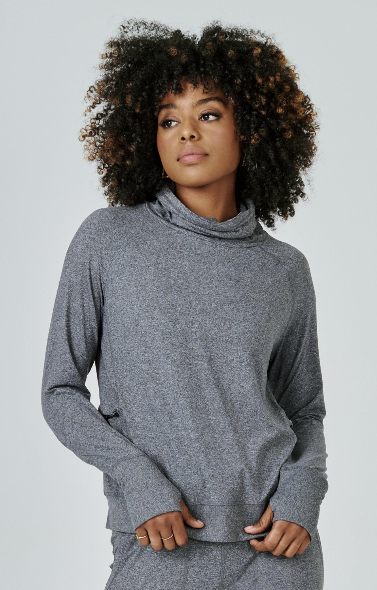 CORE PERFORMANCE PULLOVER